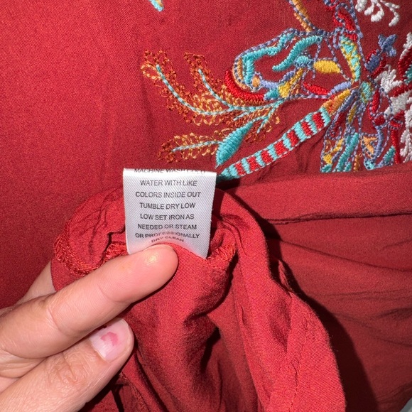 Grand & Greene Women Size L Rust Crimson White Floral Tunic Top Blouse Shirt - Picture 8 of 12